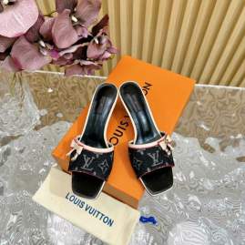 Picture of Louis Vuitton Shoes _SKULVsz35-426cmmnf050113632